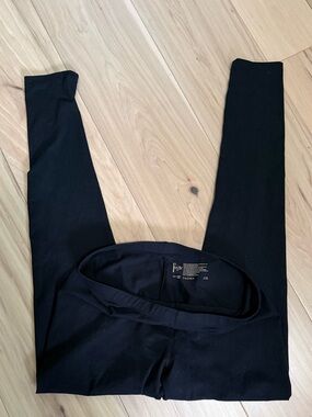 SALE 🛍️ Felina Black Leggings